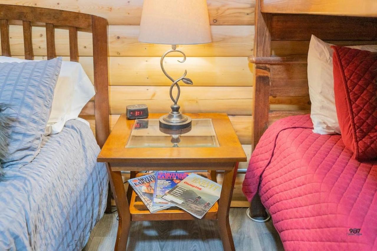 1 Bd. Deluxe Log Dry Cabin| Views Northern Lights! Fairbanks Exteriör bild